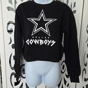 WEAR by Erin Andrews Dallas Cowboys Cropped Black Crewneck Sweatshirt Small  NWT